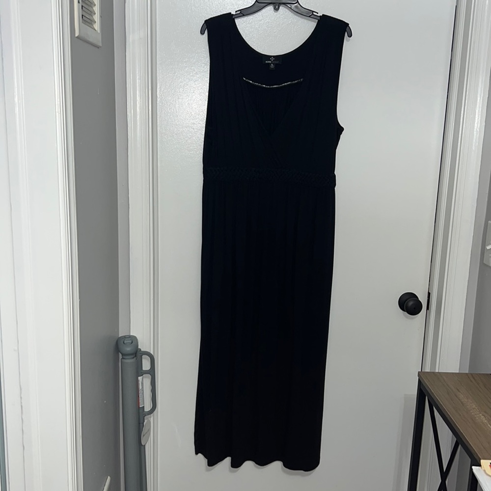 Ronni Nicole Black Maxi Dress